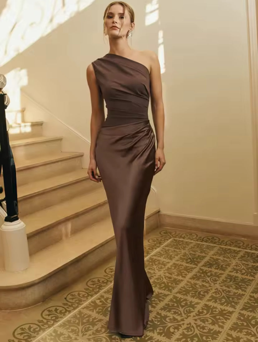 Elegant Brown Silk One-Shoulder Gown – Luxe Evening Dress