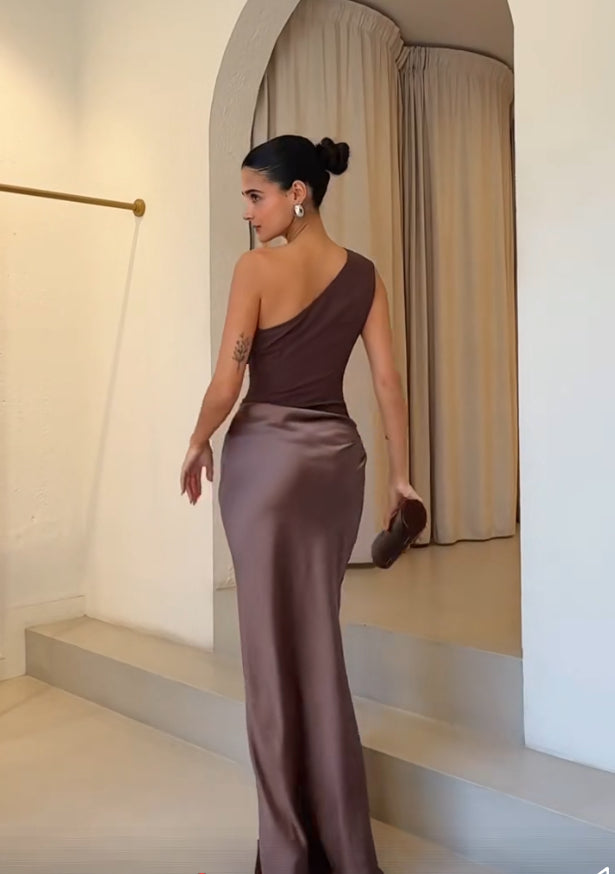 Elegant Brown Silk One-Shoulder Gown – Luxe Evening Dress